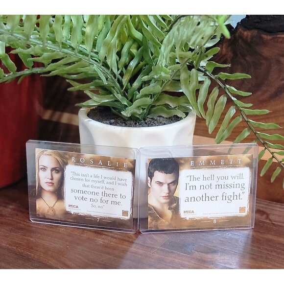 Collectible Rosalie and Emmett New Moon Trading Cards with Protective Sheaths - Picture 6 of 8